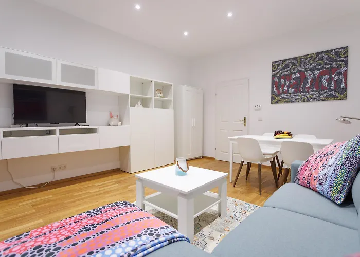 #cityhideaway #livelikealocal In The 10th District * Vienna