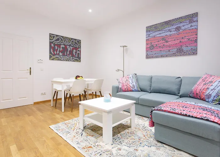 #cityhideaway #livelikealocal In The 10th District Appartamento *
